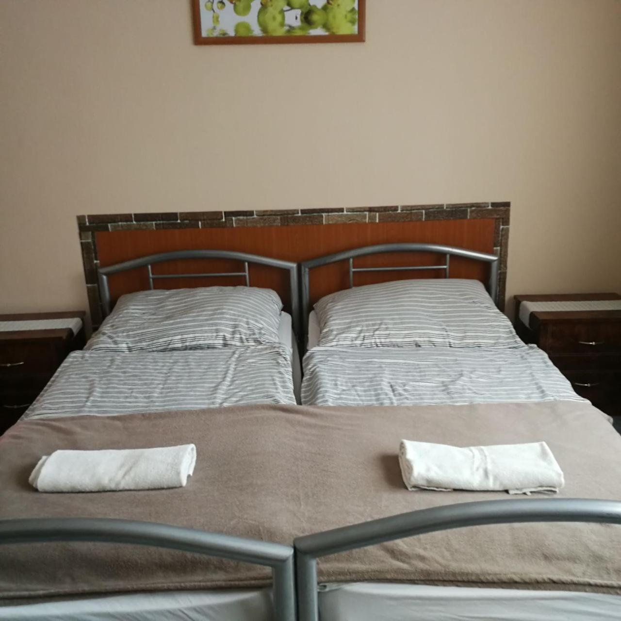 Hajnal Apartman Hajduszoboszlo Exterior photo