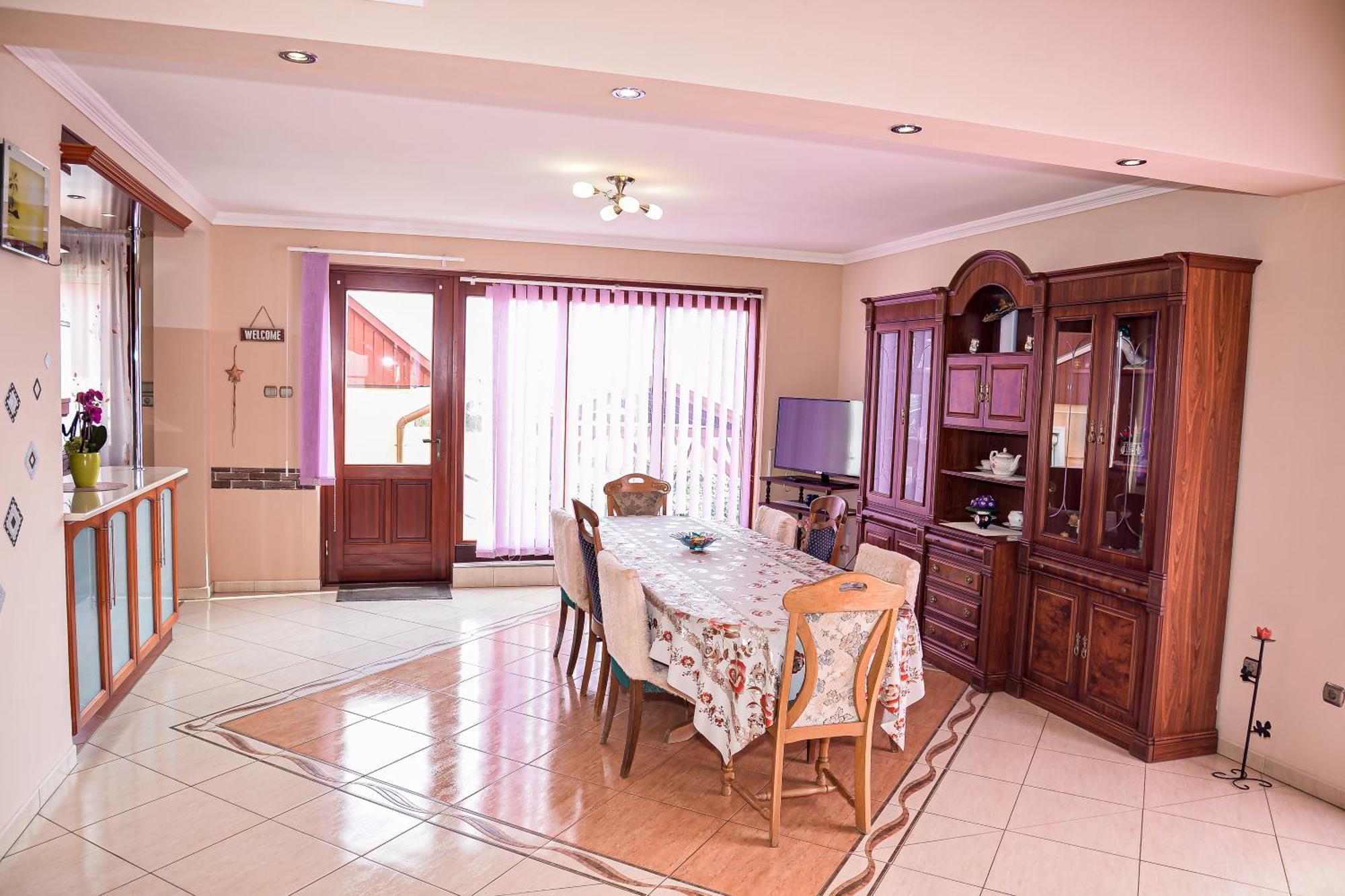 Hajnal Apartman Hajduszoboszlo Exterior photo