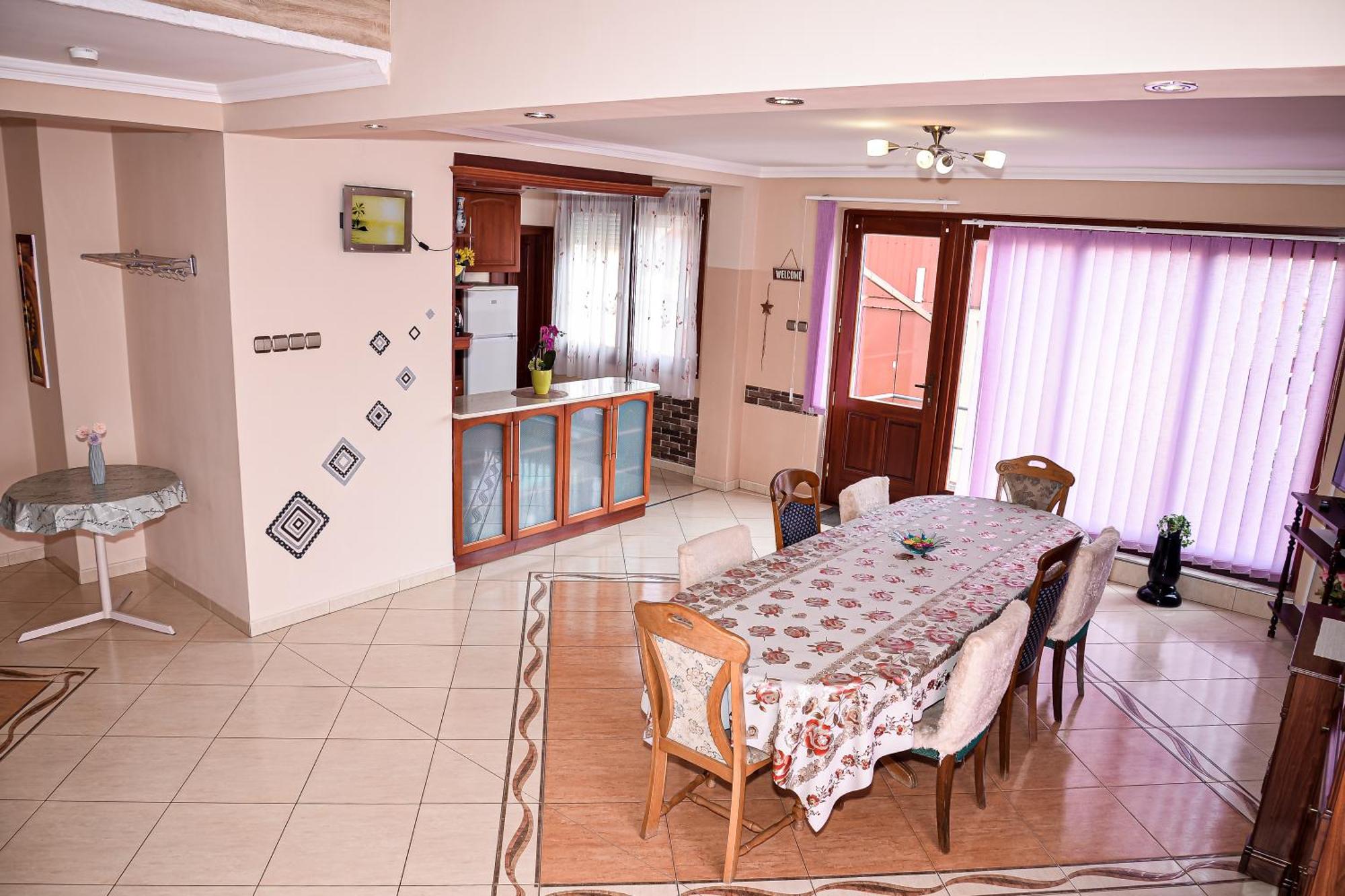Hajnal Apartman Hajduszoboszlo Exterior photo